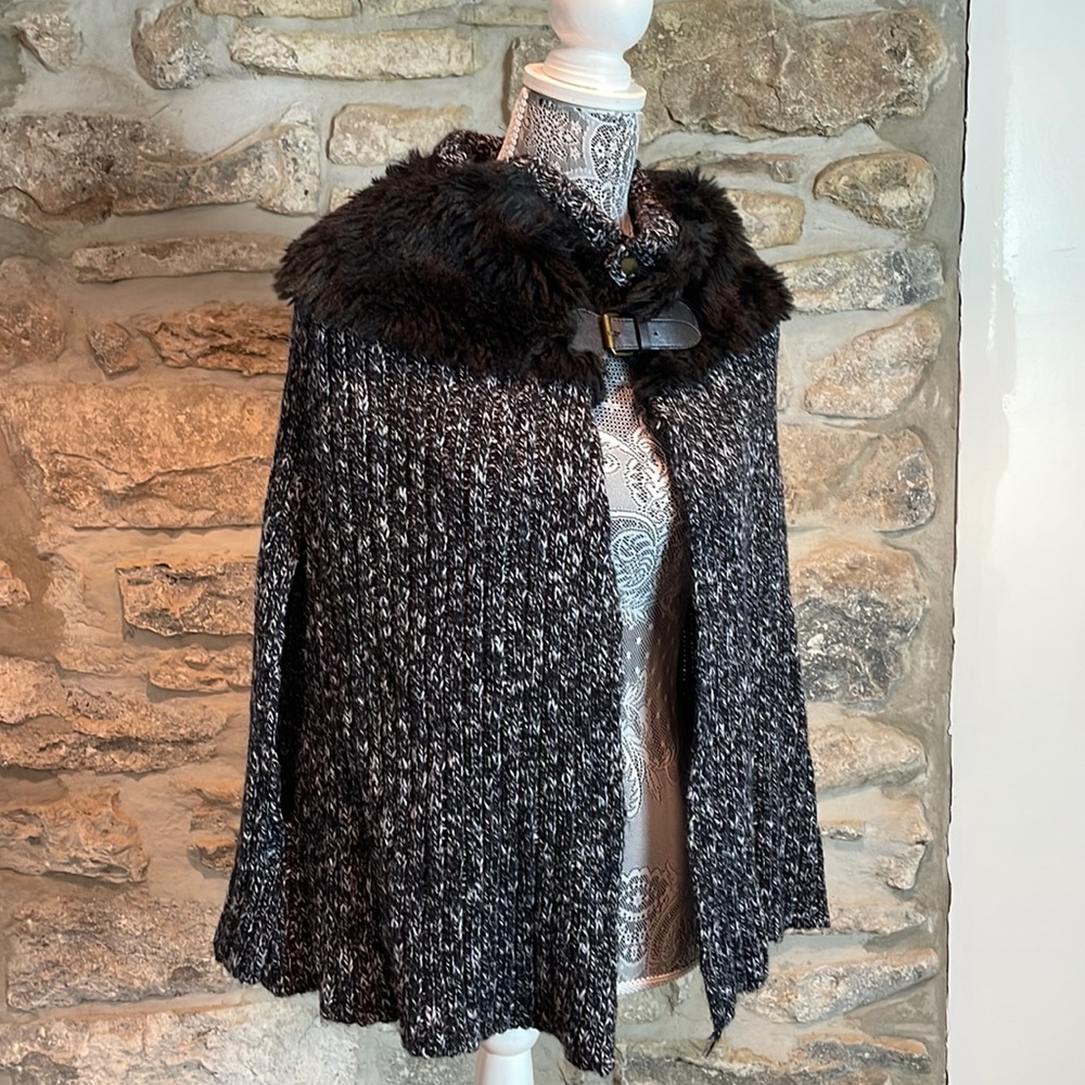Soft Surroundings Faux Fur Poncho Shawl OSFA Heathered Black and white